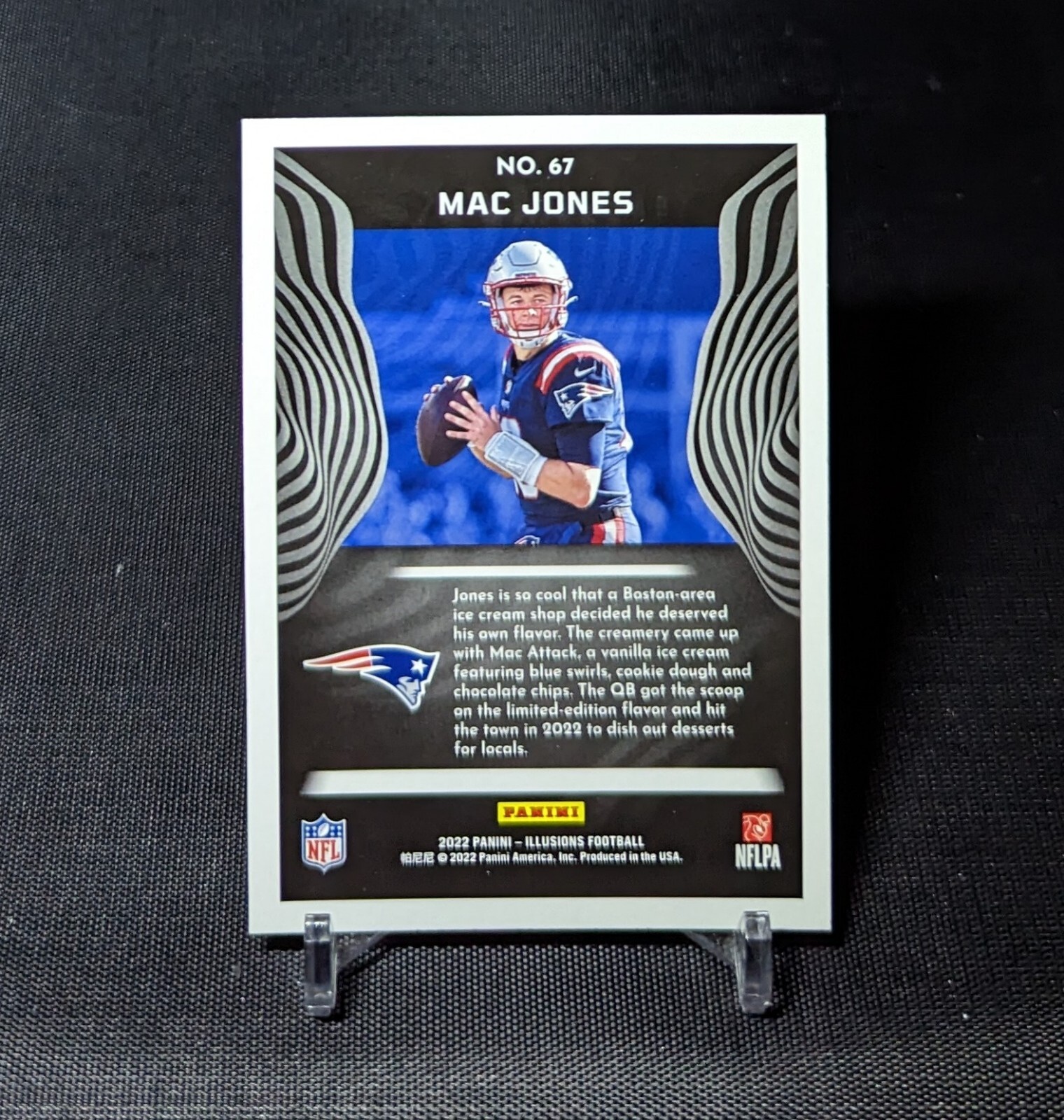Mac Jones 2022 Panini Illusions Base Set Holo Card #67 New England Patriots