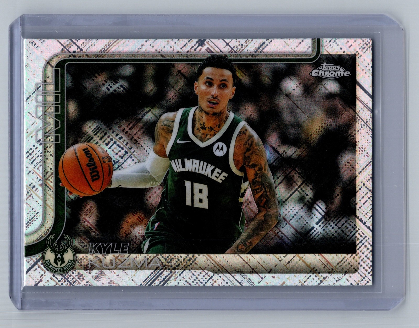 2025-26 Topps Chrome Kyle Kuzma #118 Skylight Refractor Bucks