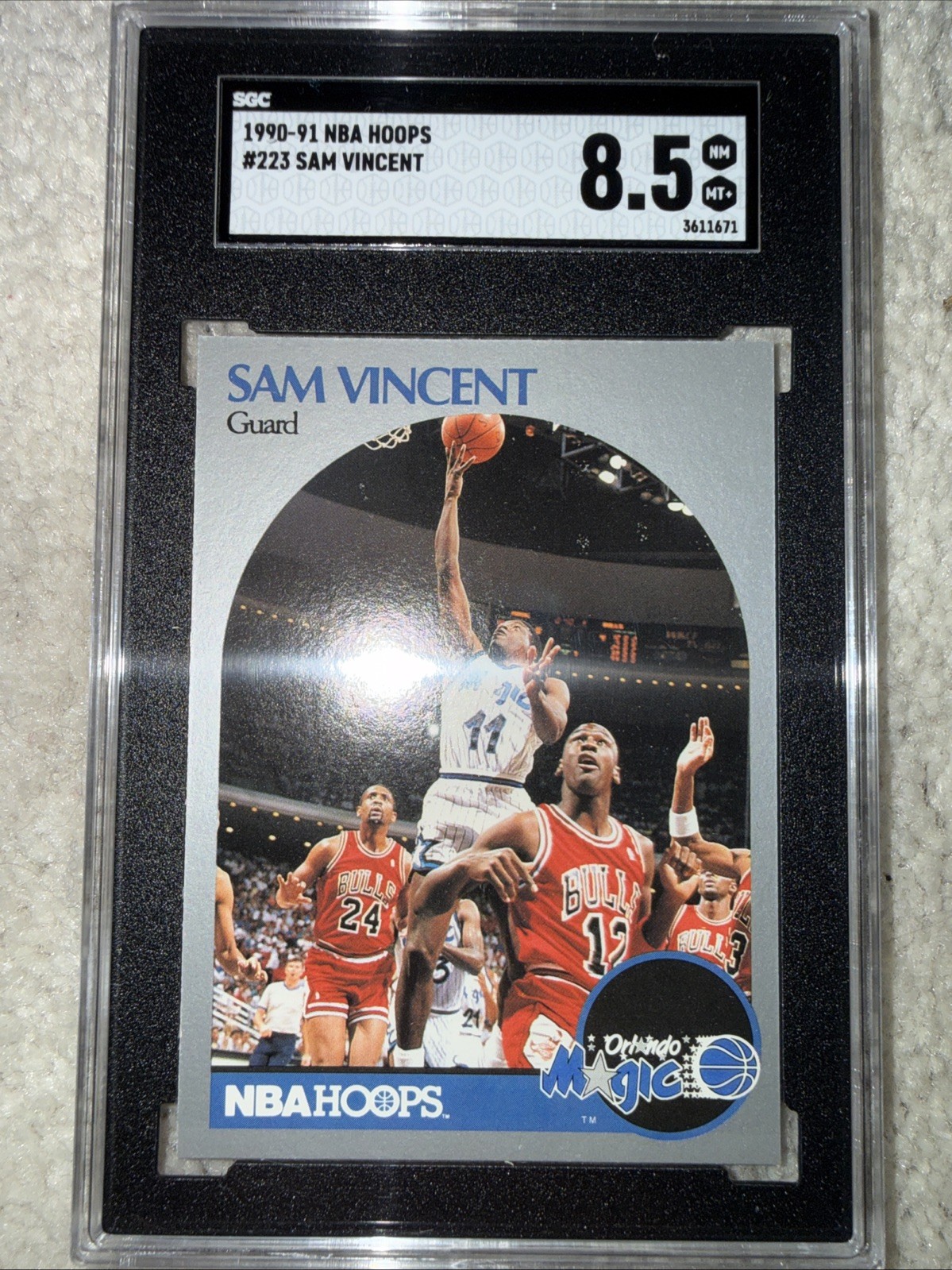 1990-91 NBA Hoops – Sam Vincent #223 (Michael Jordan Wearing #12) SGC 8.5