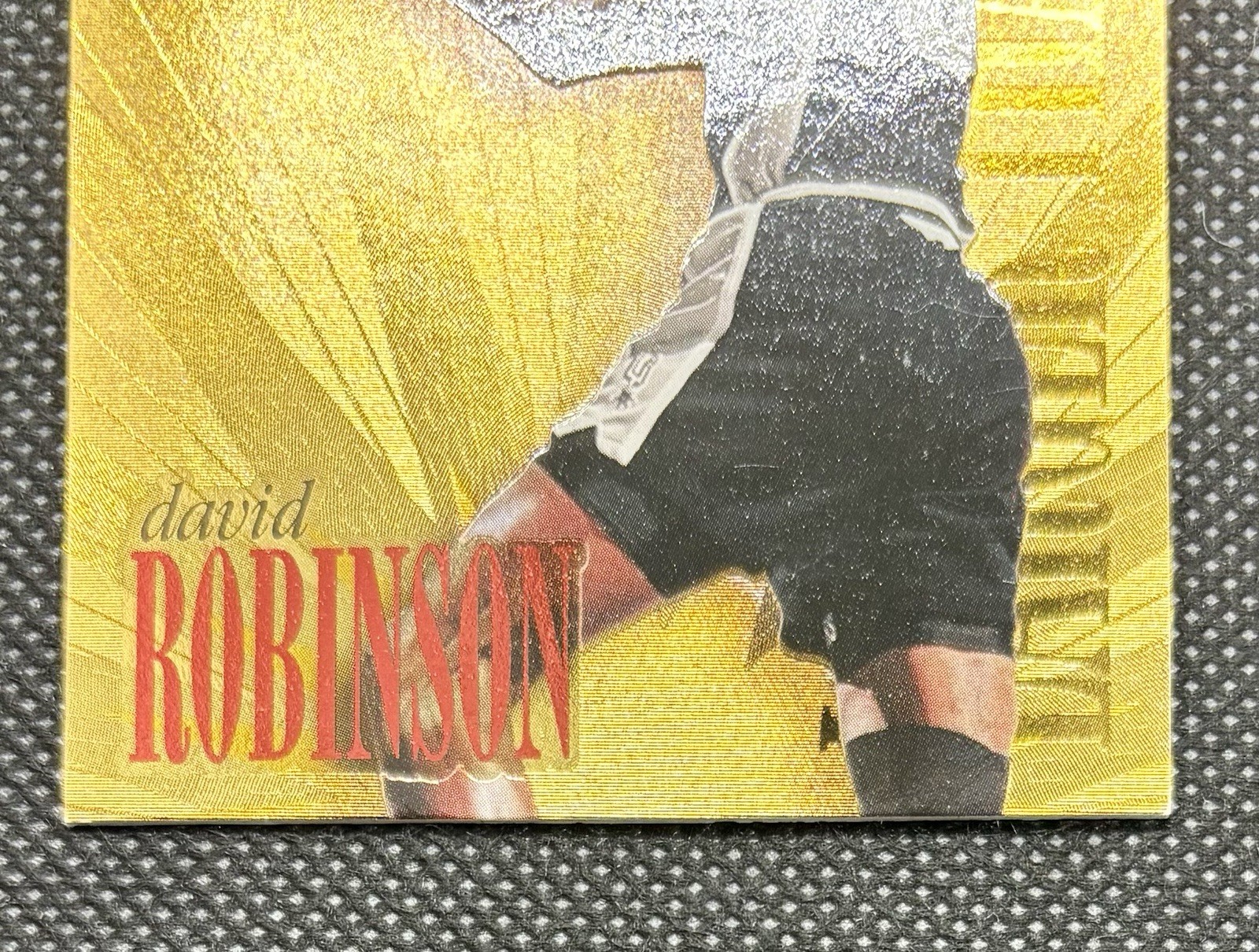 1995-96 Skybox Premium – Larger than Life David Robinson #L9