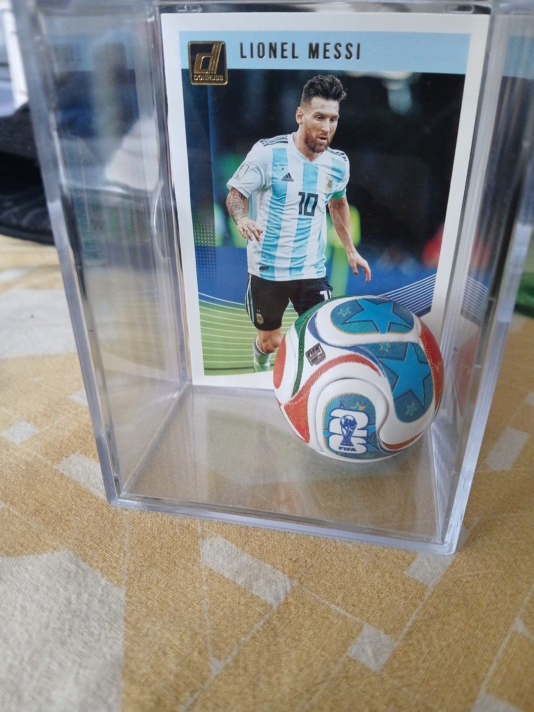 Soccer Legend Lionel Messi 2018-19 Donruss #88 Soccerball Shadowbox!