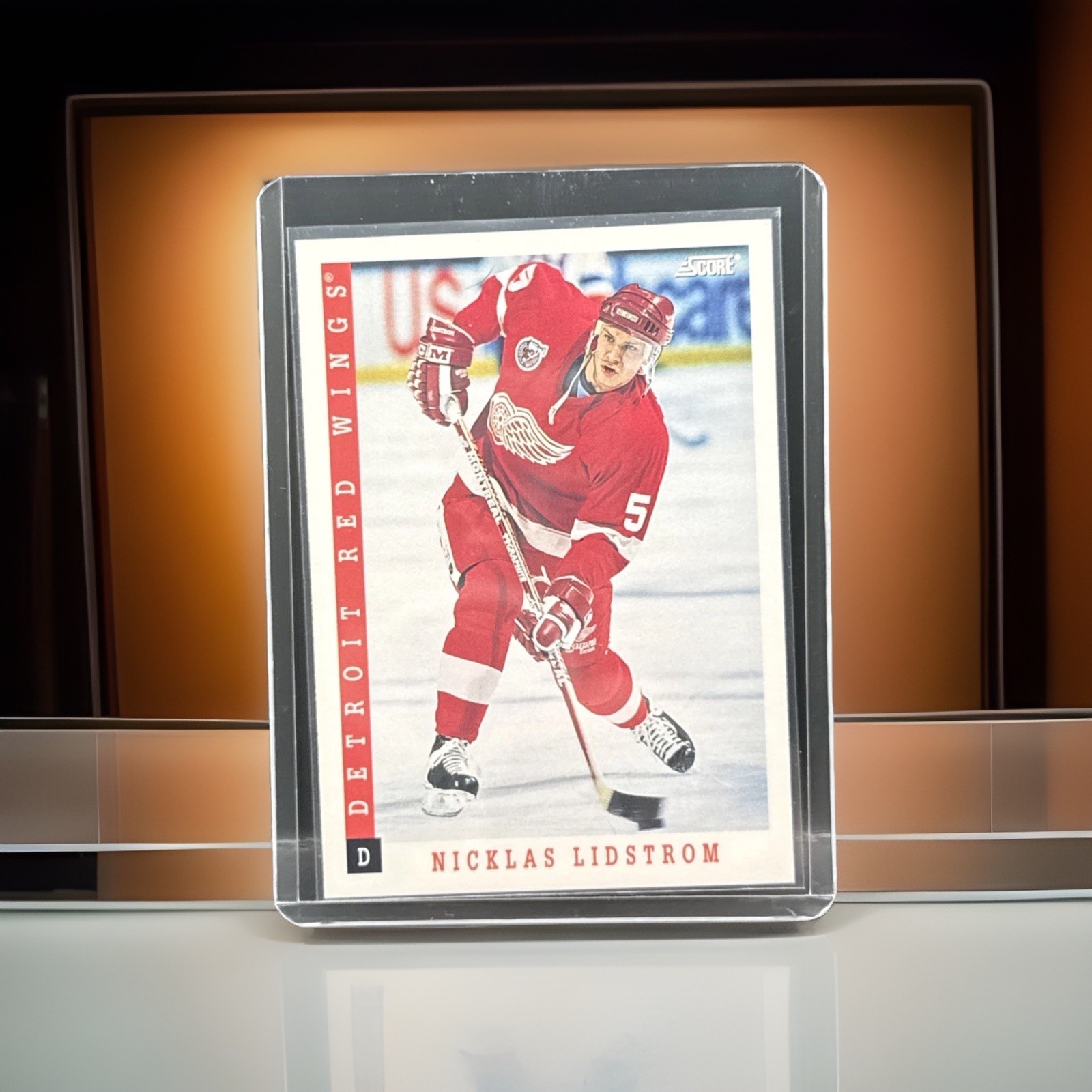 (EX NM) 1993-94 Score – Nicklas Lidstrom #158 American Version Red Wings Card M2