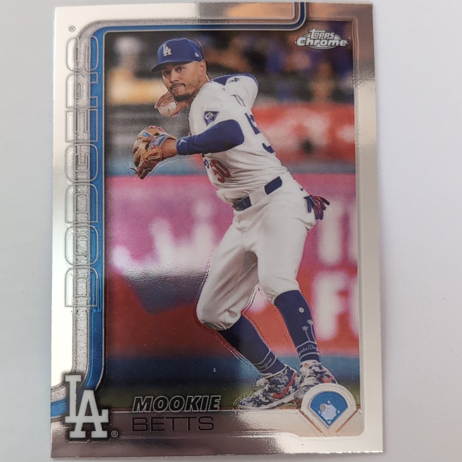 Topps 2025 Chrome Mookie Betts Los Angeles Dodgers #50 Baseball Card