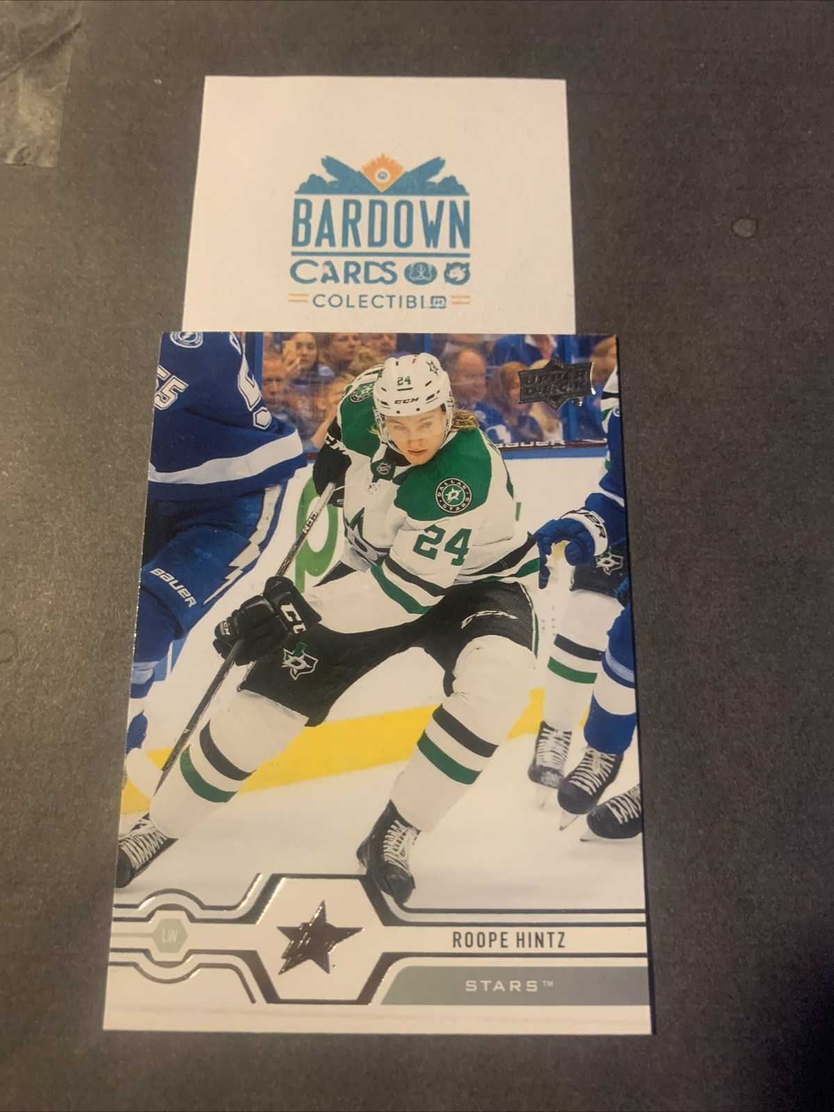 2019-20 Upper Deck Series 1 Hockey Card Base Card #146 Roope Hintz