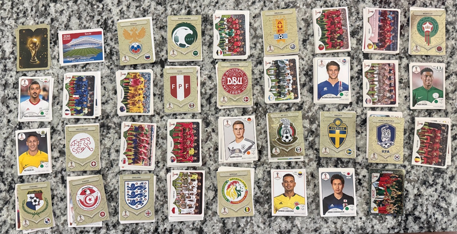 2018 Panini FIFA World Cup Stickers #00-669 PINK BACK Pick to Complete