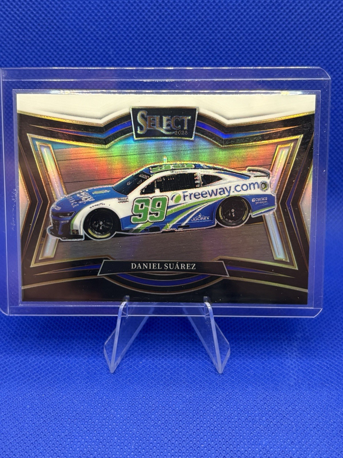 2025 Panini Select – Pit Road Daniel Suarez, NASCAR #180 001/149 Bookend