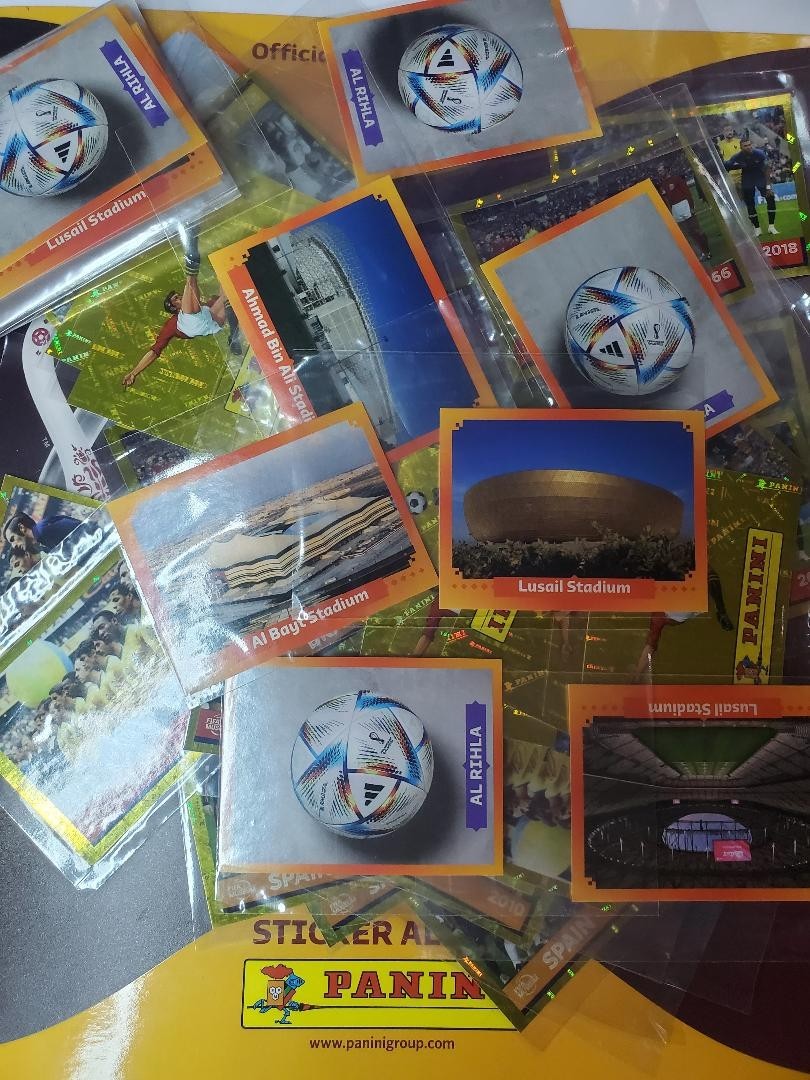 2022 World cup Chromos, stadiums Trophy mascot Panini Qatar