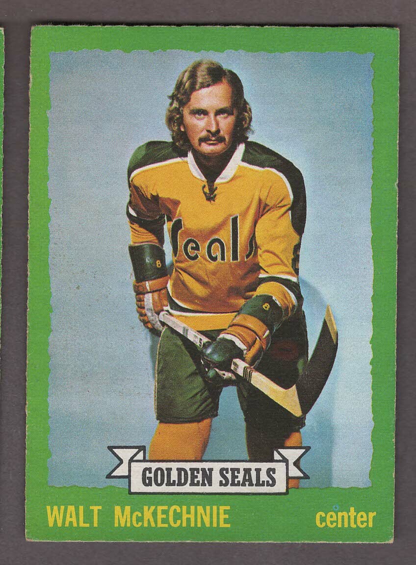 1973-74 OPC HKY #152 WALT MCKECHINE/SEALS EX/MT