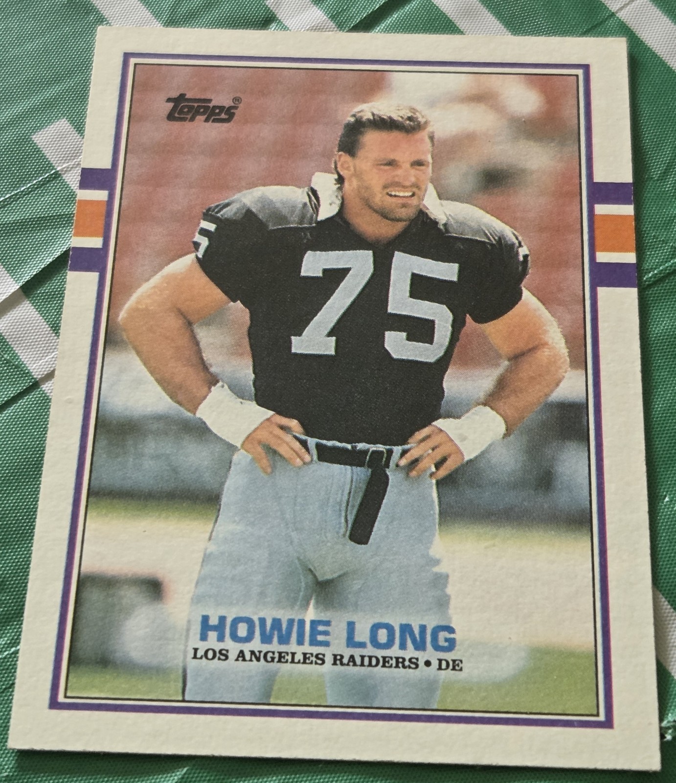 1989 Topps Football Team Howie Long #273 Los Angeles Raiders