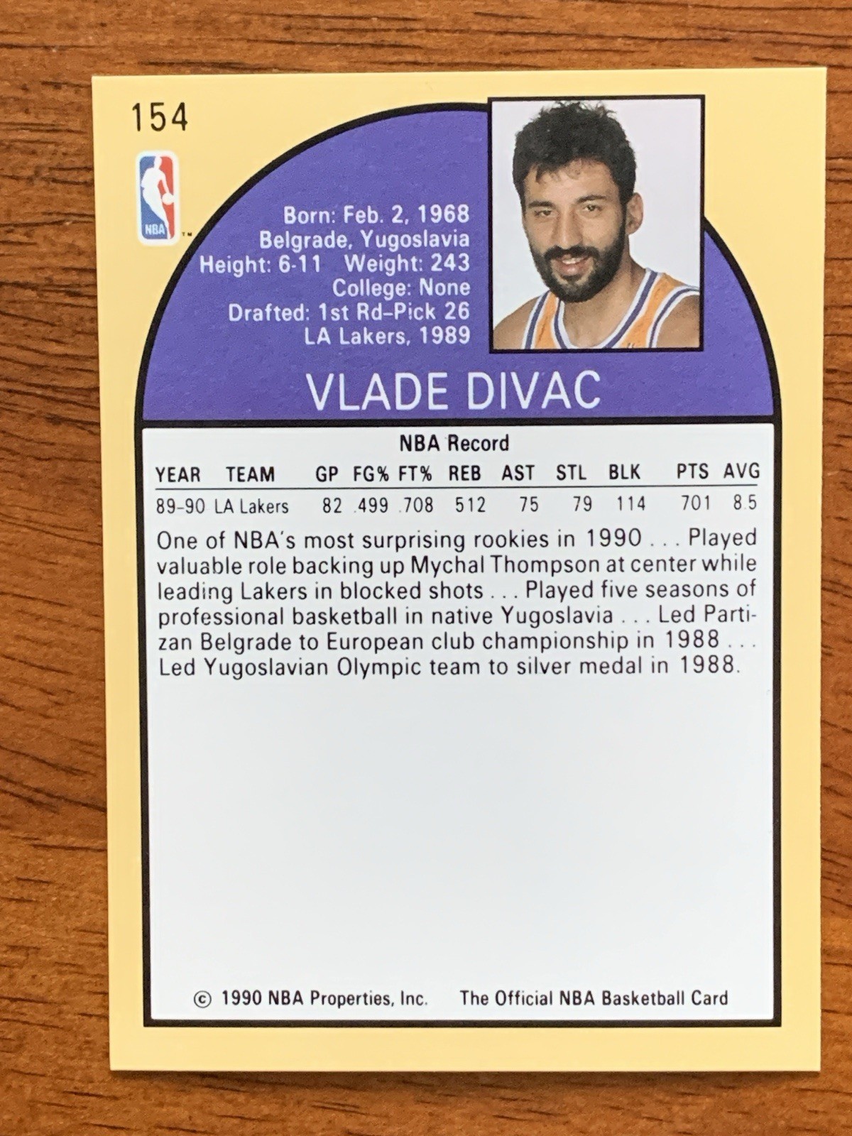 1990-1991 NBA Hoops #154 – Vlade Divac, L.A. Lakers – HOF – ROOKIE – Near Mint+