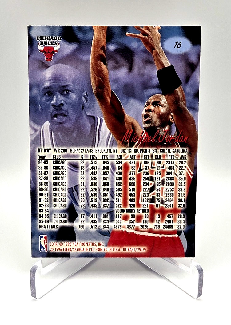 MICHAEL JORDAN 1996-97 Fleer Ultra {#16} – looks clean