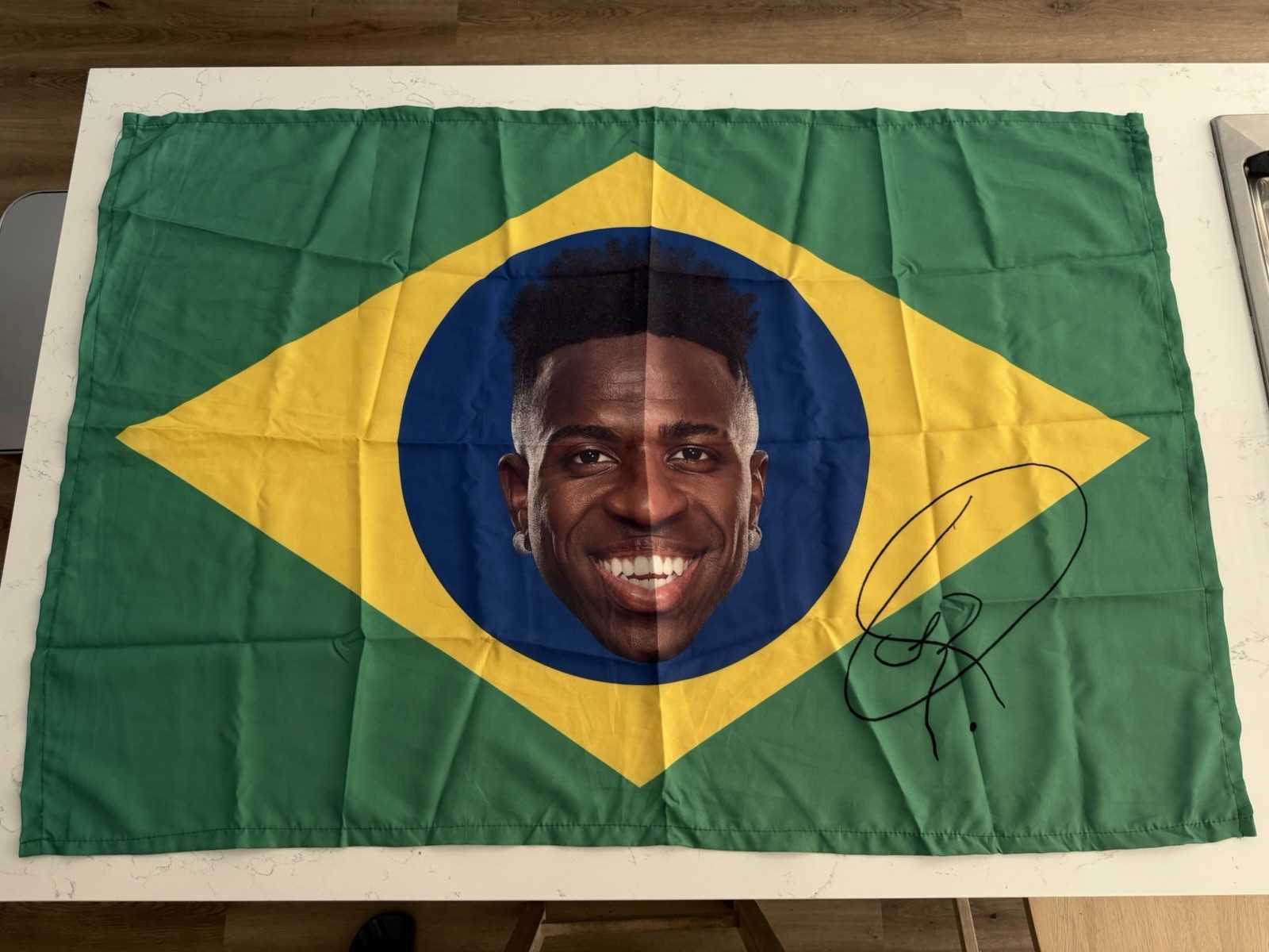 Vinícius Júnior Hand-Signed Custom Brazil Flag – Rare Collector’s Piece