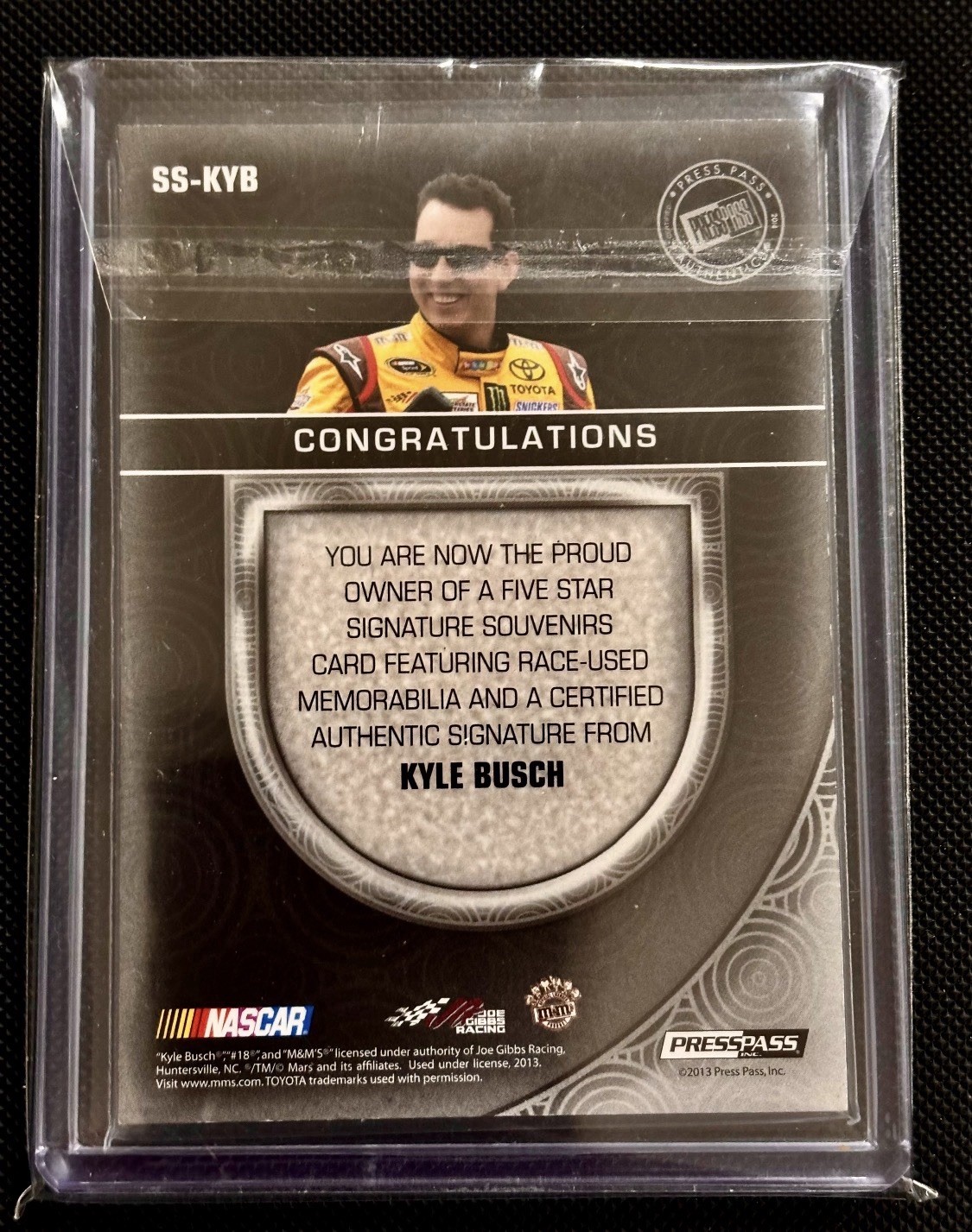 Press Pass 2013 Five Star Kyle Busch Signature Souvenirs Auto Mem SS-KYB 28/50