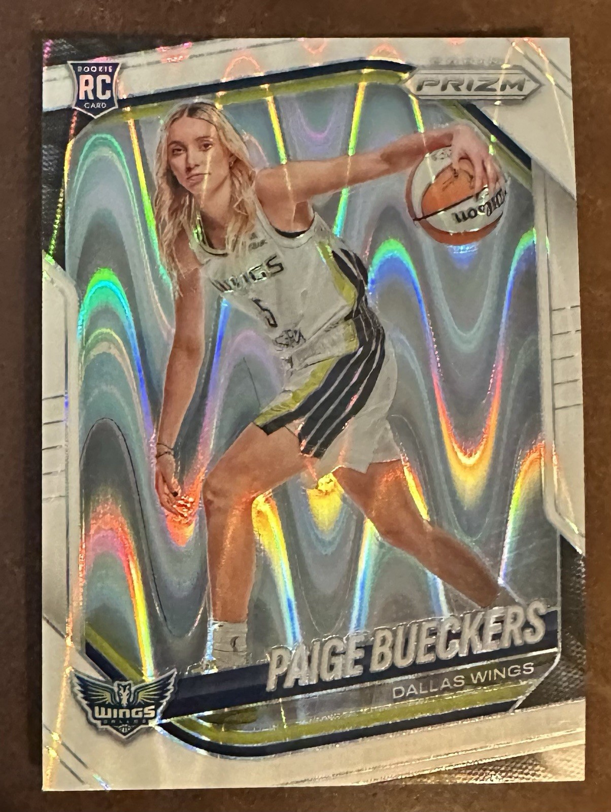 2025-26 WNBA Prizm Paige Bueckers White Seismic Variation #147 Dallas Wings