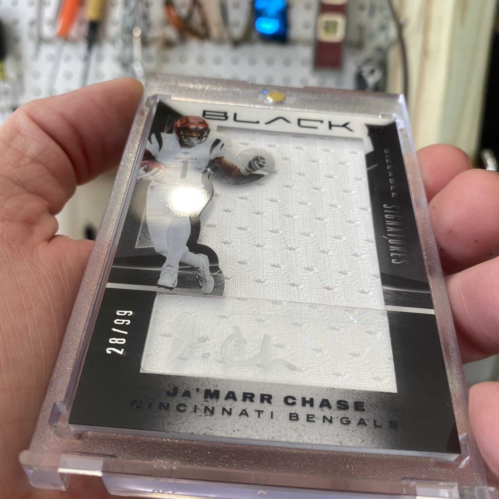 2021 Panini Black – Sizeable Signatures Rookie Jerseys Ja’Marr Chase #SRJ-JC /99