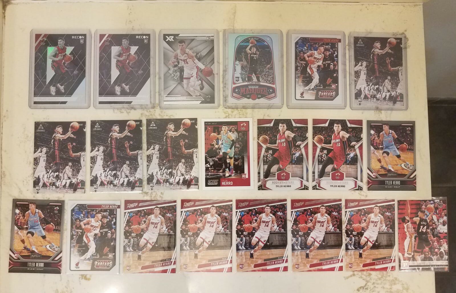 LOT OF (21) TYLER HERRO 2019-20 PANINI CHRONICLES ROOKIE CARDS W/ 10 DIFFERENT