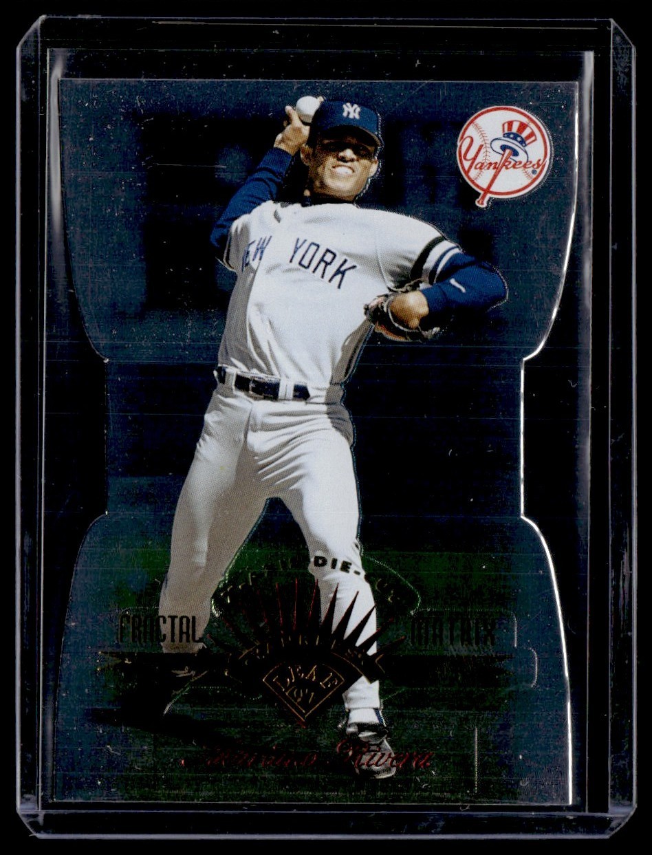 1997 Leaf Fractal Matrix X-Axis Die-Cut Mariano Rivera #147 C