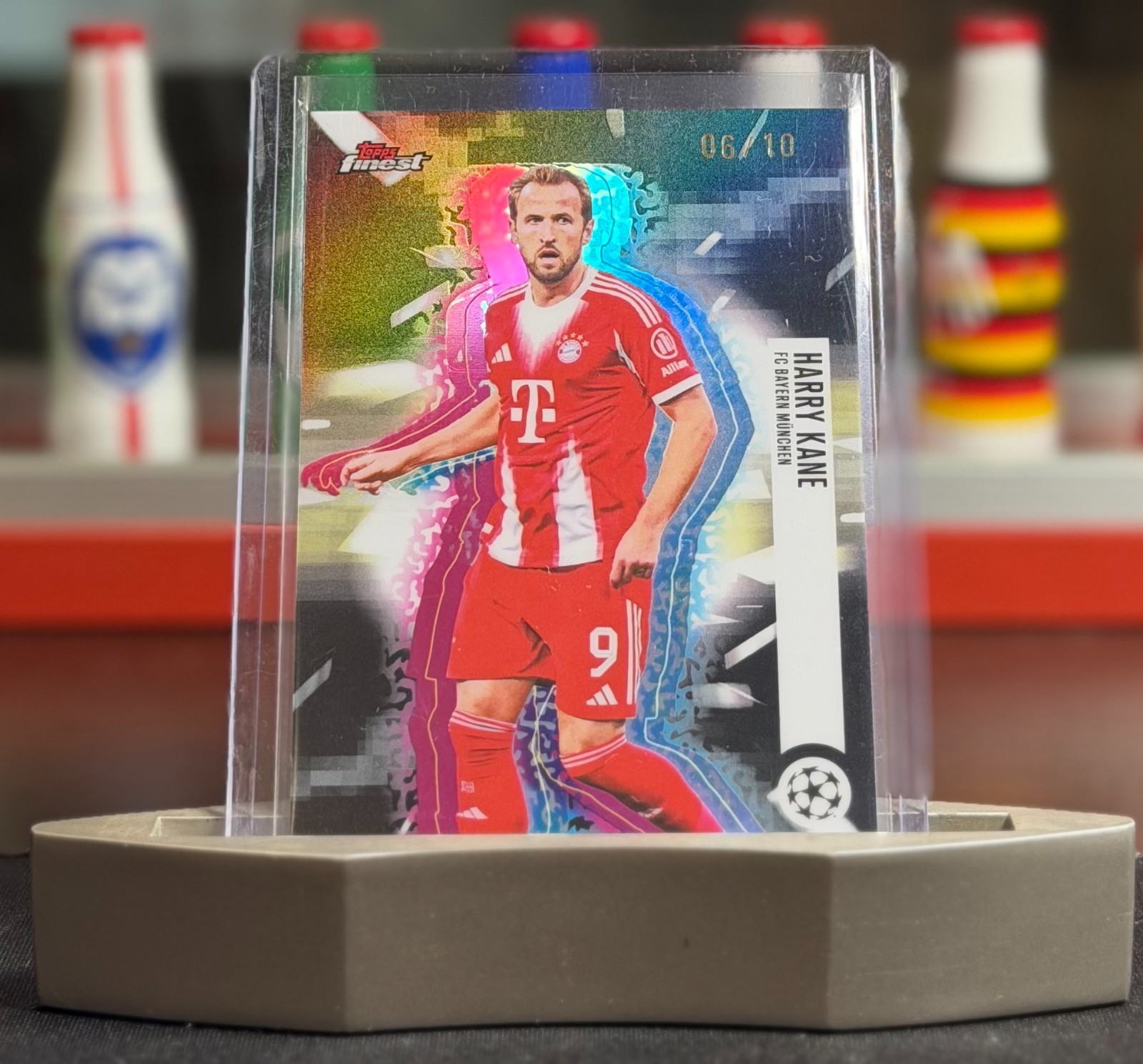 2025-26 Topps Finest UEFA Harry Kane Hologlow Variation Black Refractor /10 SSP