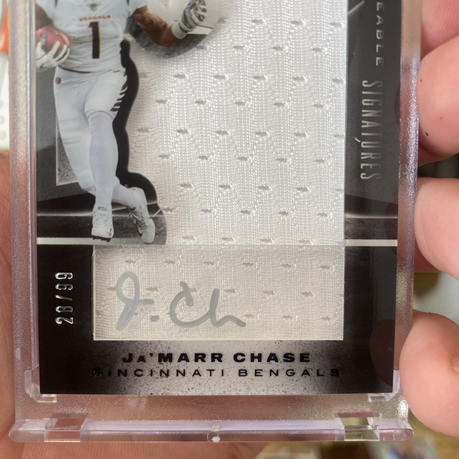 2021 Panini Black – Sizeable Signatures Rookie Jerseys Ja’Marr Chase #SRJ-JC /99