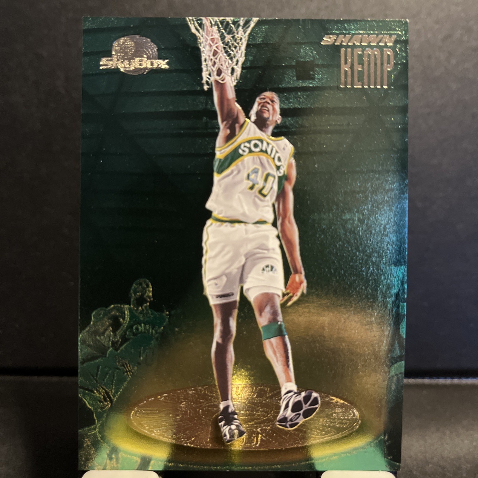 1995-96 Skybox Premium Standouts Shawn Kemp #S9 Foil Seattle SuperSonics