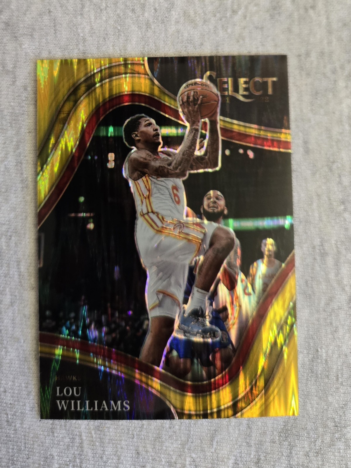 2021-22 Panini Select Basketball Lou Williams Gold Shimmer Prizm #5/10 Courtside