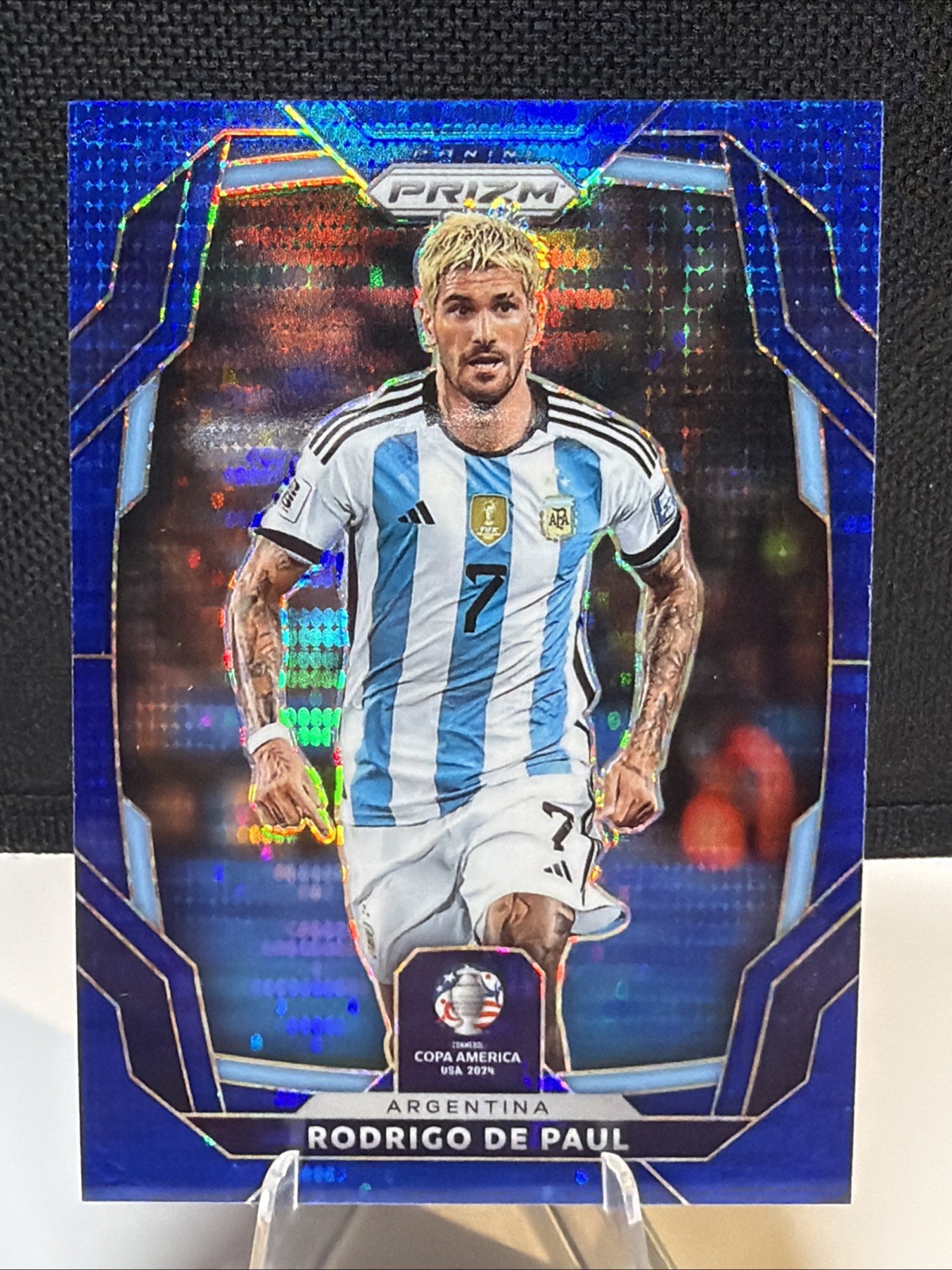 2024 Panini Prizm CONMEBOL Copa America – Rodrigo De Paul #9 Blue Pulsar /75