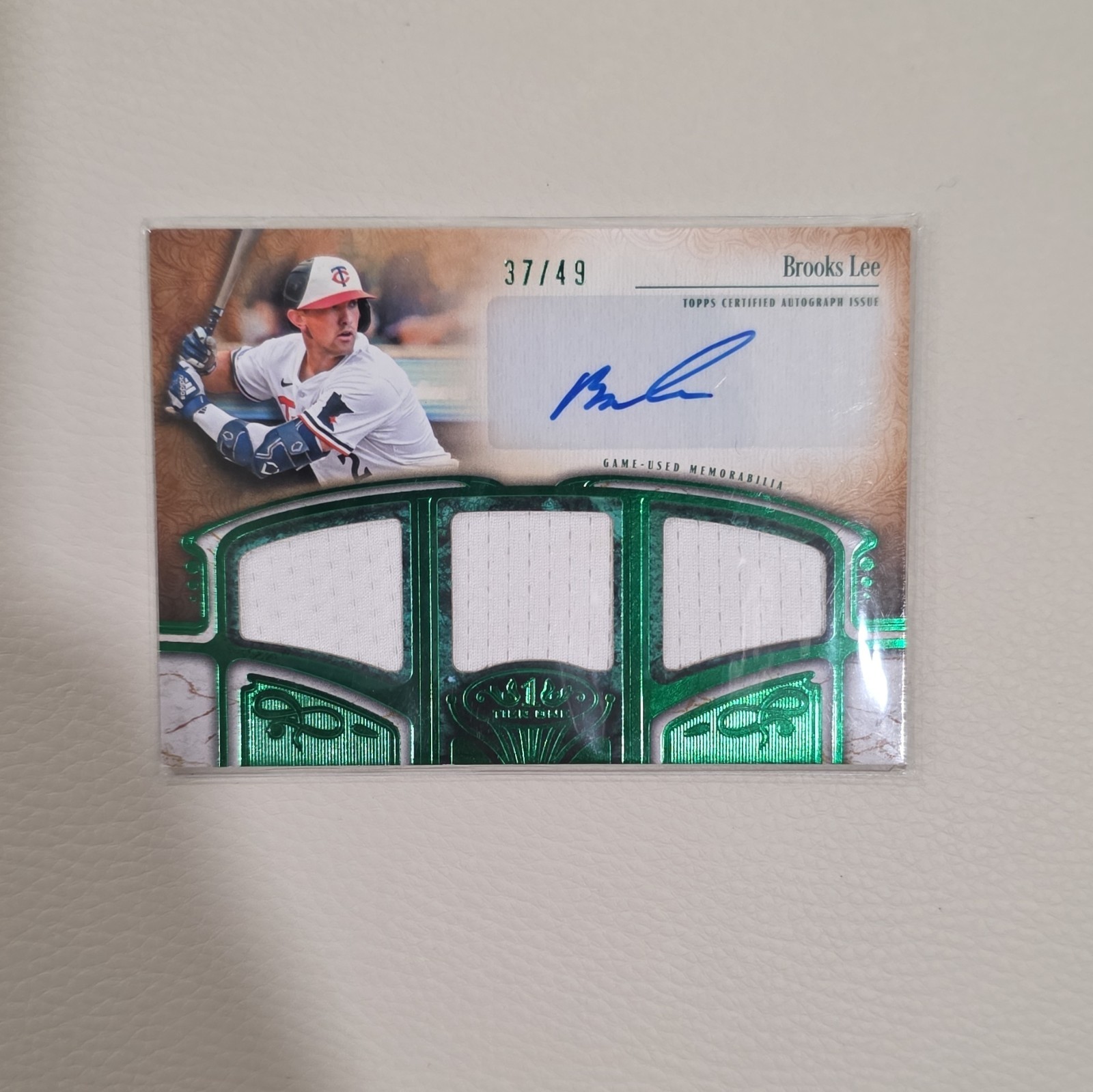 Topps 2026 Tier One Brooks Lee Twins Auto Triple Relic ATIR-BL 37/49