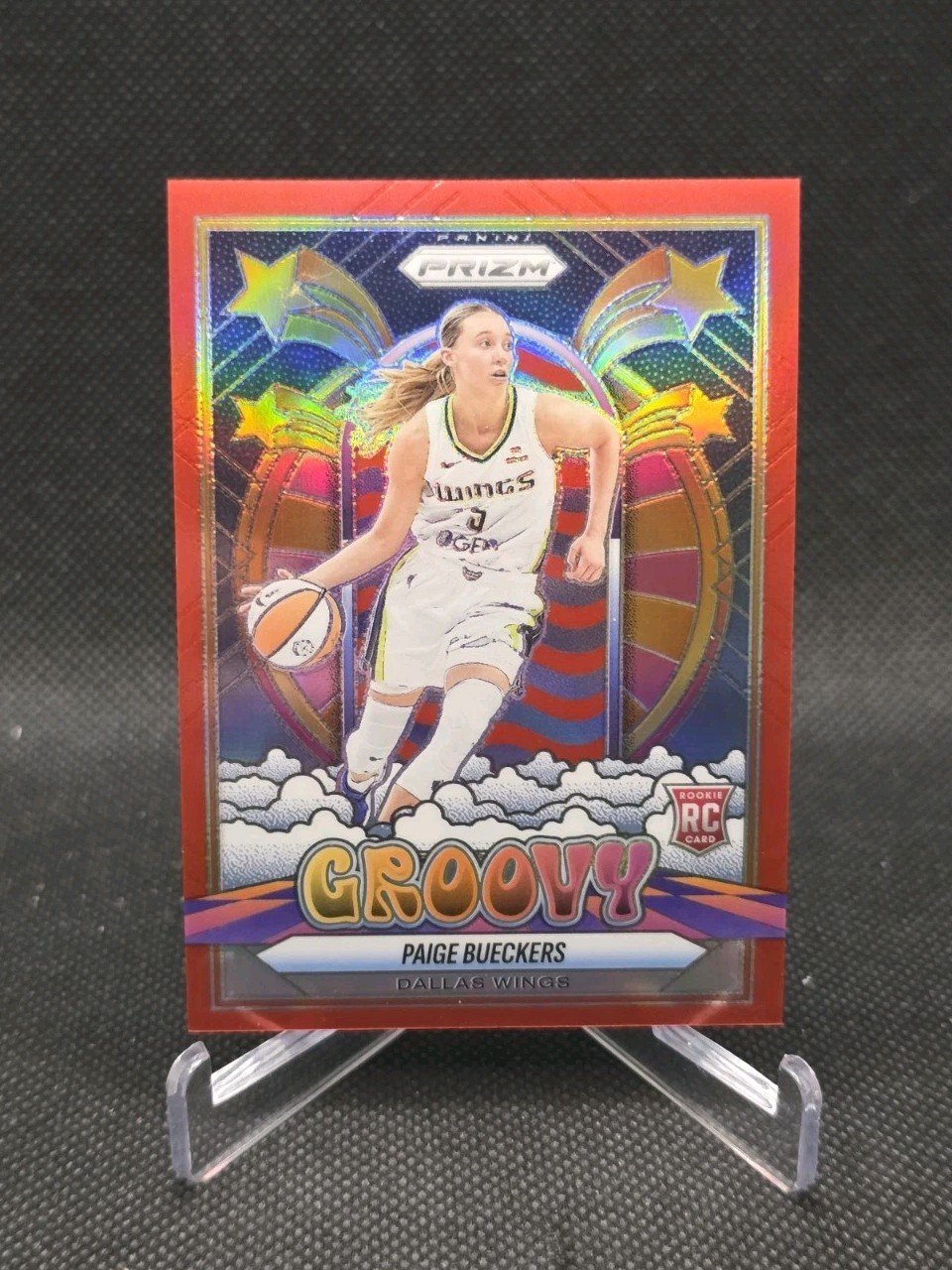 2025 Panini Prizm WNBA Paige Bueckers RC Red Prizm /99 Groovy Insert #12