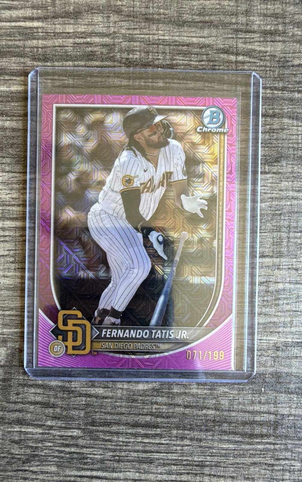 2025 Bowman – Fernando Tatís Jr. #23 Chrome Fuchsia Mojo Refractor /299