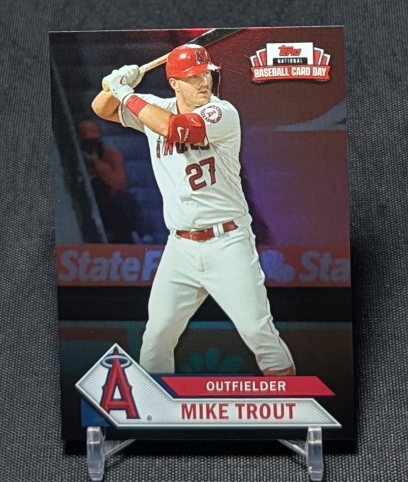 Mike Trout 2021 Topps National Baseball Card Day Foil #LAA-1 Los Angeles Angels