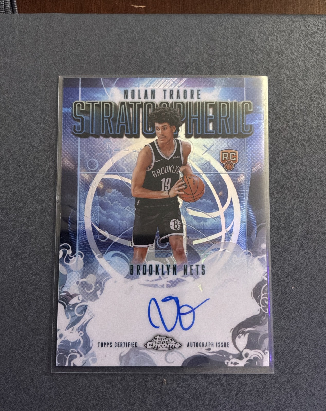 2025-26 Topps Chrome – Stratospheric Signatures Rookies Nolan Traore #SMR-NT AC