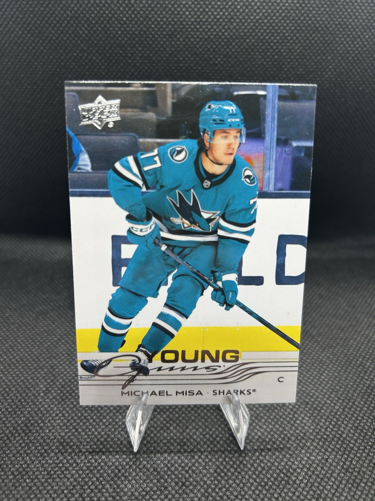 Michael Misa #487 Young Guns 2025-26 Upper Deck Series 2 Sharks Rookie RC