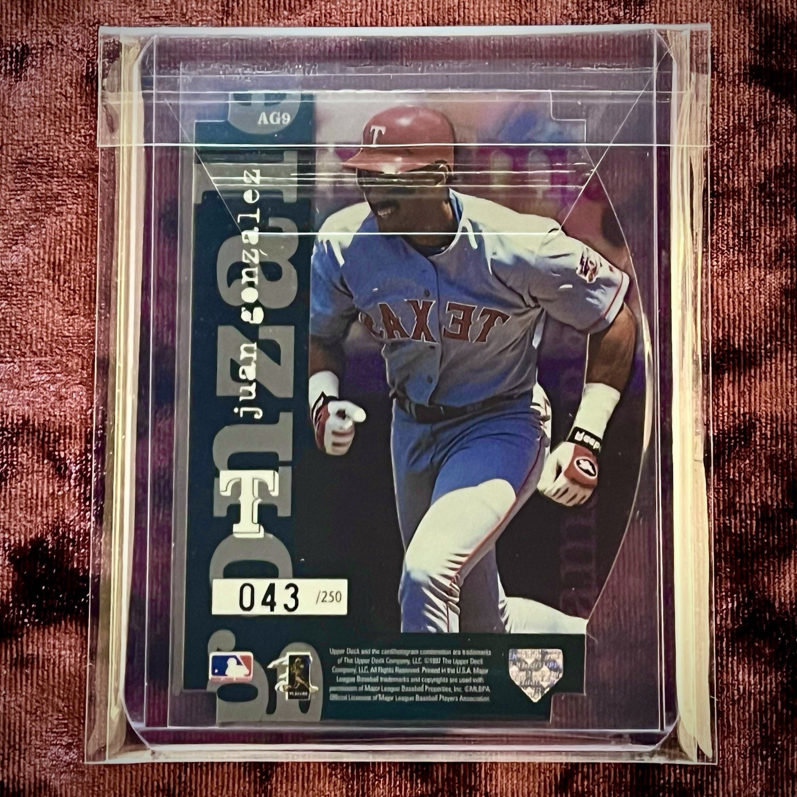 Juan Gonzalez 1998 UD Amazing Greats /250 Rare Die-Cut Acetate Rangers Jersey SP