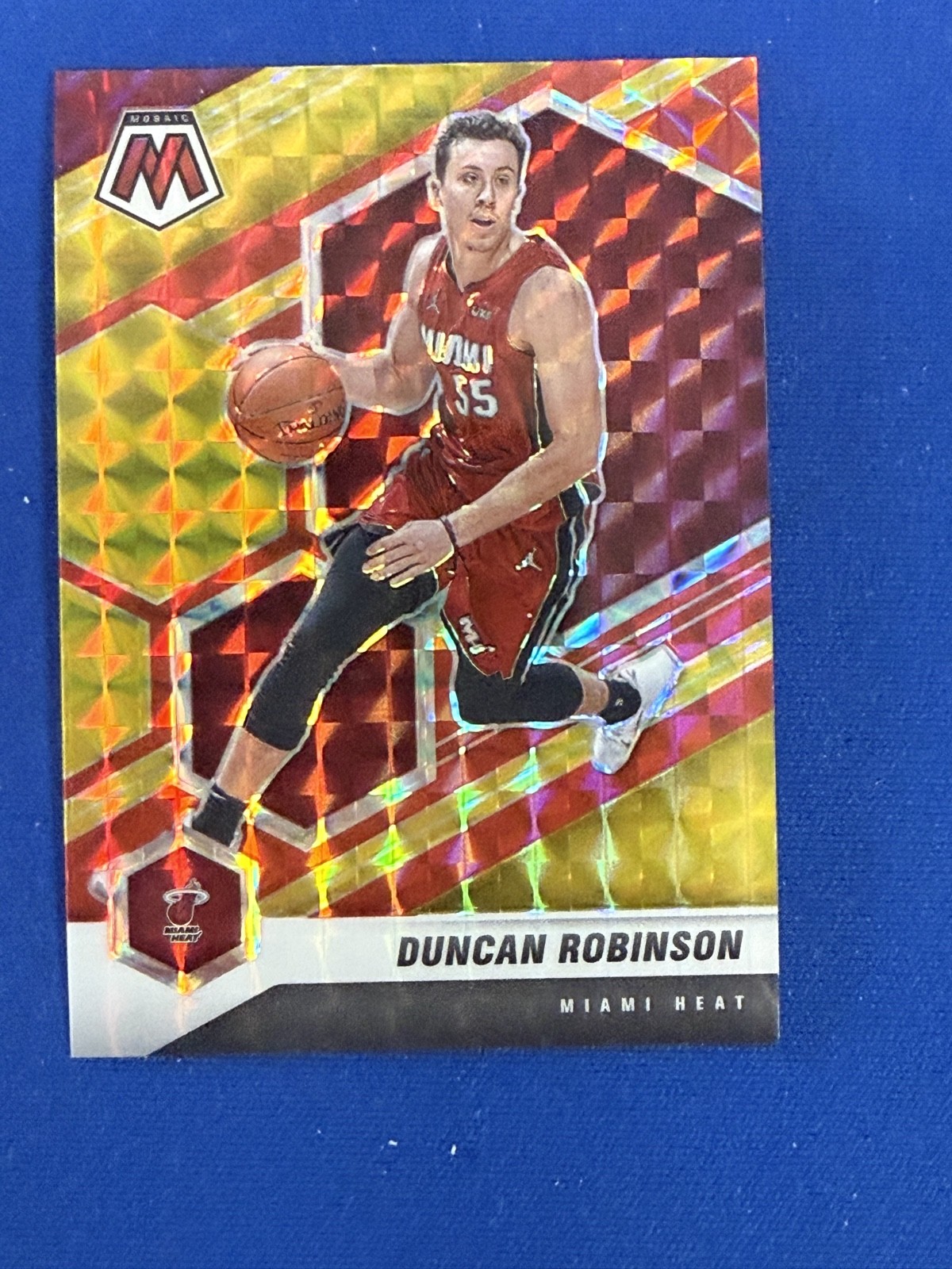 Duncan Robinson 2020-21 Panini Mosaic – #28 Choice Fusion Red & Yellow Prizm /88