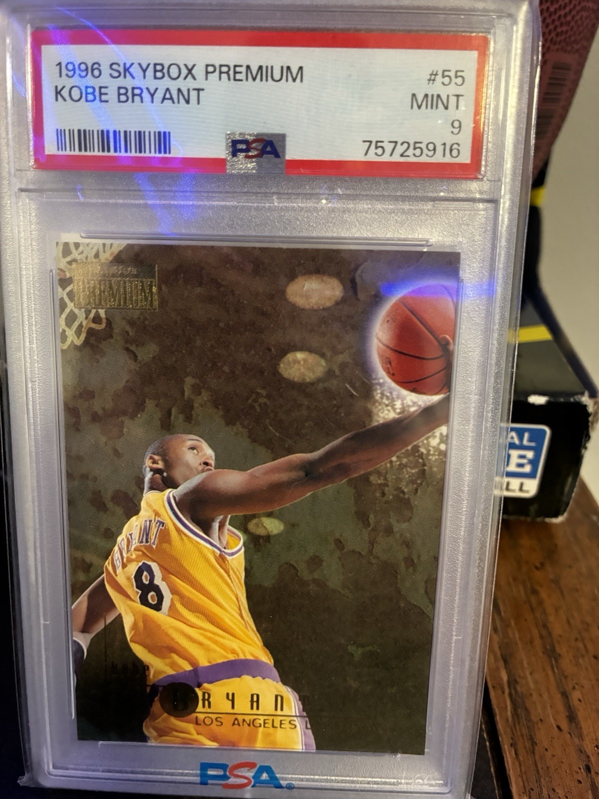CHASE PACK RE-pack 1996-97 Skybox Premium – Kobe Bryant #55