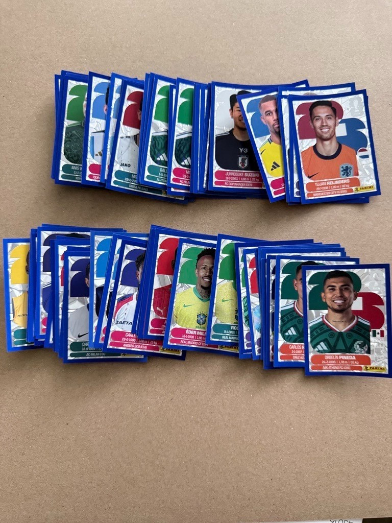 FIFA WORLS CUP 2026 PANINI BLUE PARALLEL GOLD Stickers Pick yours