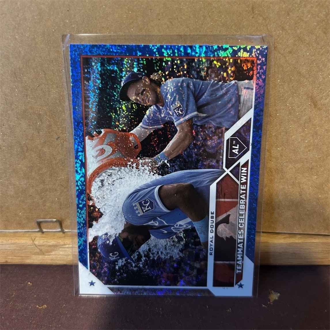 Topps Series 2 2021 Teammates Celebrate Win #334 Blue Speckle Foil /999