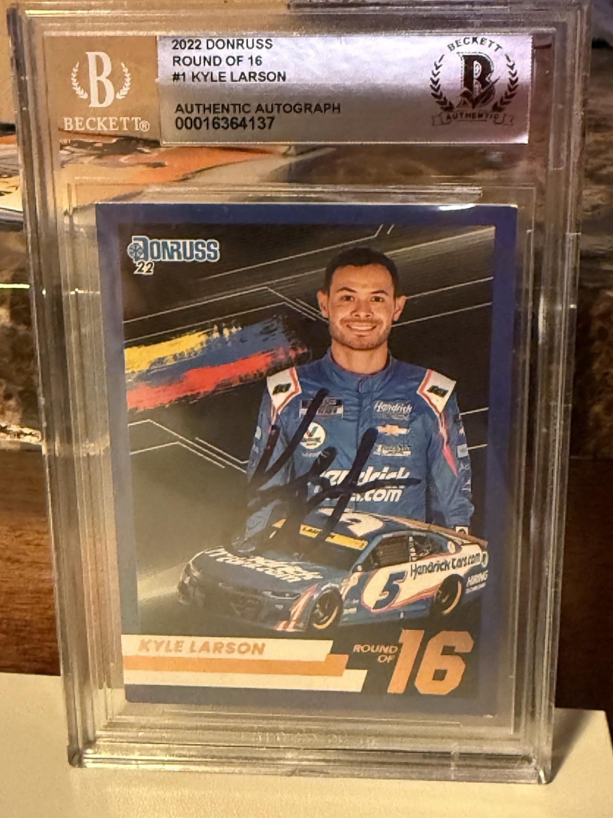 Kyle Larson Signed 2022 Panini Donruss Racing Round of 16 Card Beckett Encap