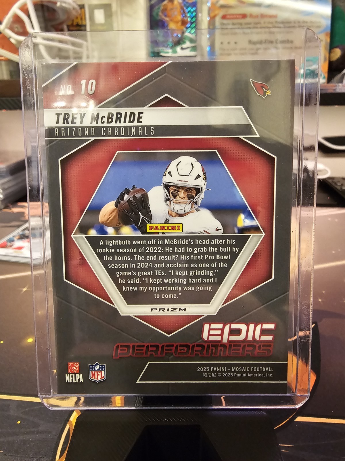 2025 Panini Mosaic – Epic Performers Trey McBride #10 Mosaic Pink Fluorescent