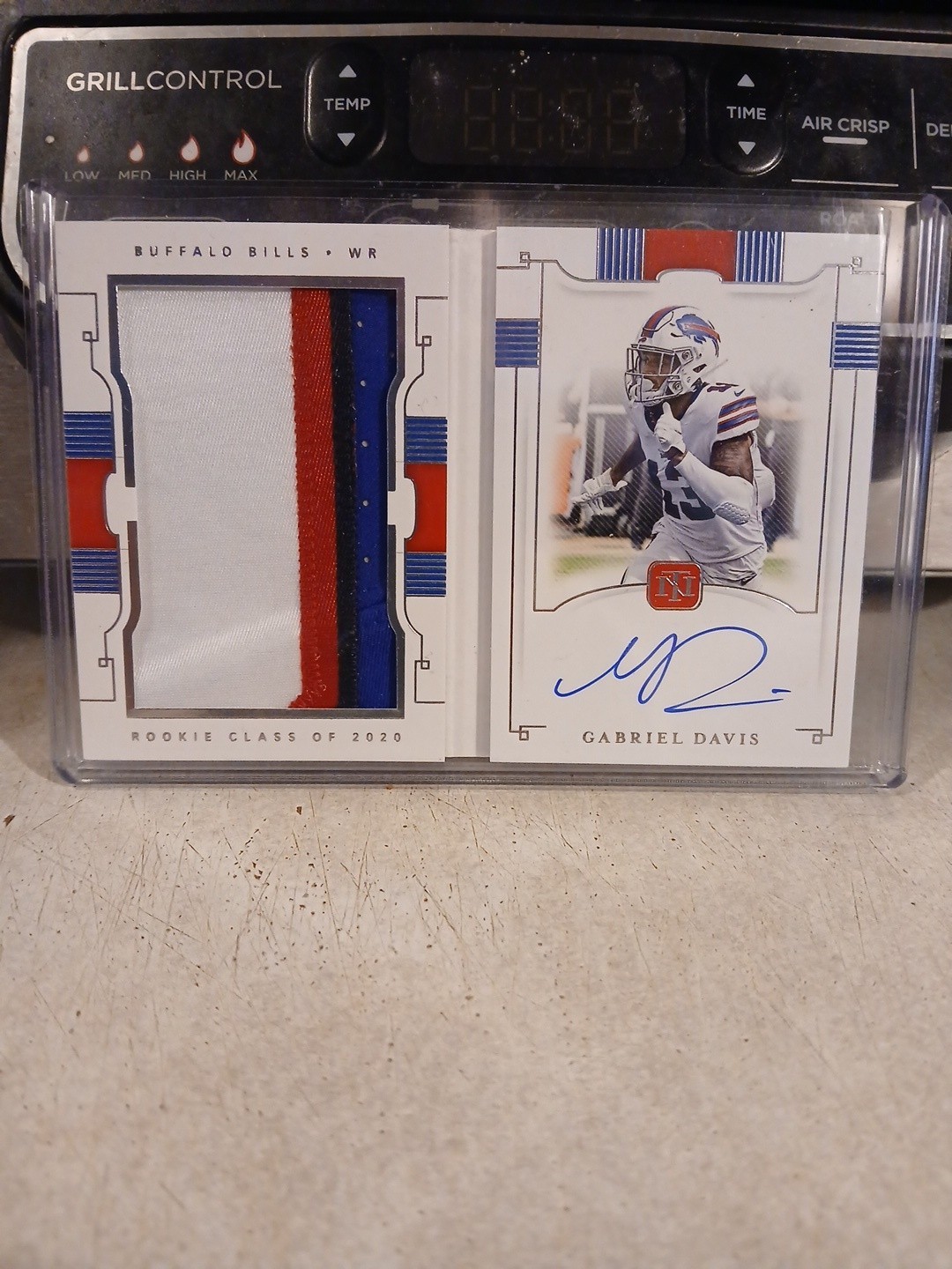 2020 National Treasures Rookie Jumbo Prime Signatures Booklet Gabriel Davis /99