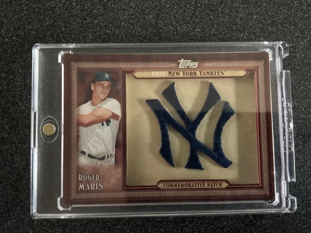2011 Topps #TLMP-RM Roger Maris Throwback Manufactured Commemorative Patch Card