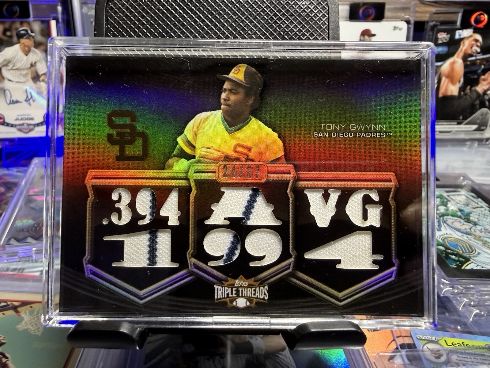 2010 Topps Triple Threads – Relics Tony Gwynn #TTR-75 Sepia /27 (MEM) Game-Used