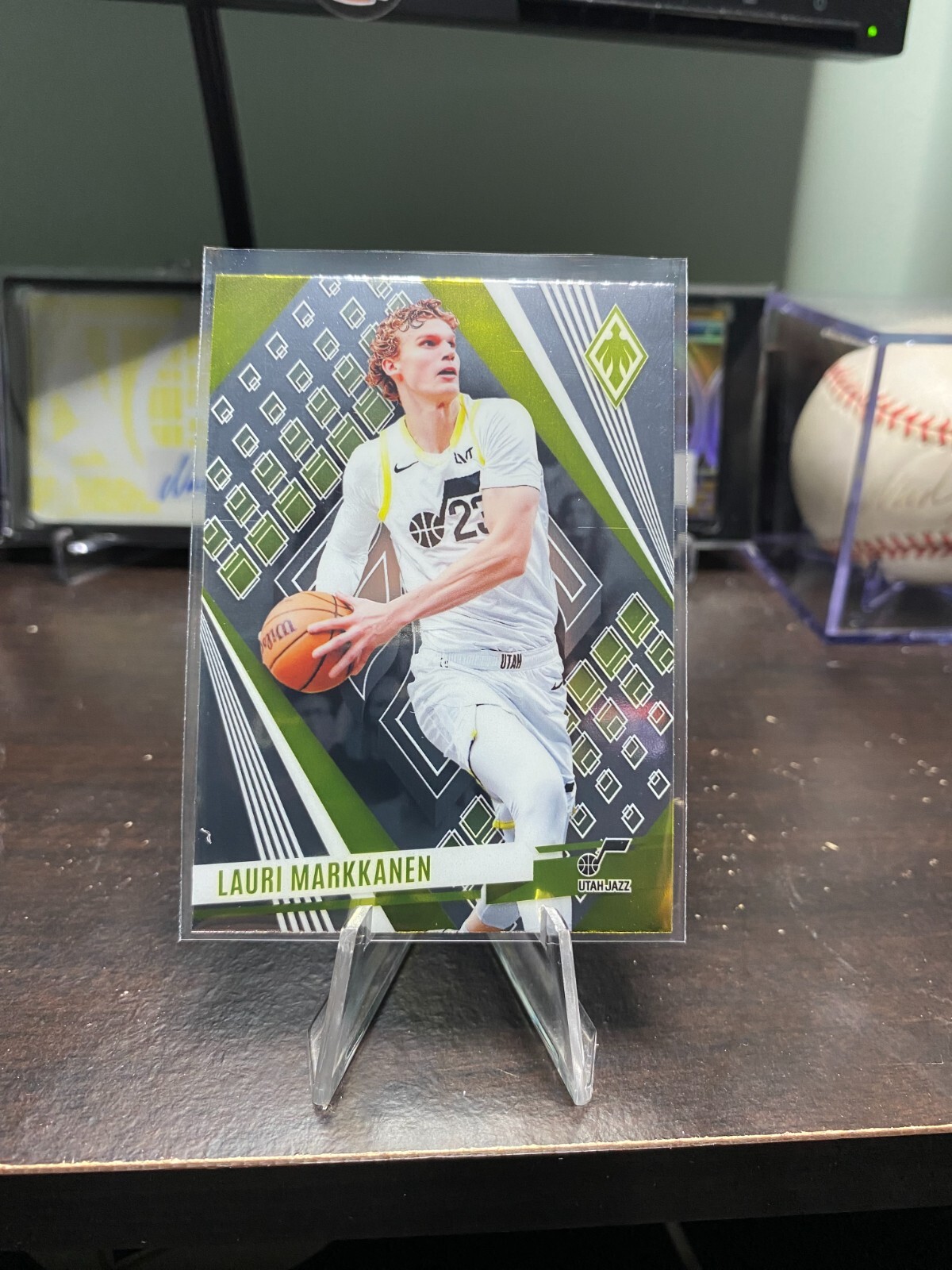 2023-24 Panini Phoenix – Lauri Markkanen #102