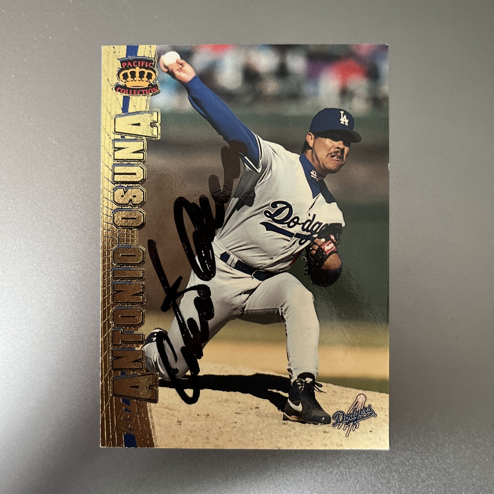 ANTONIO OSUNA 1997 PACIFIC SPANISH AUTOGRAPHED SIGNED AUTO BASEBALL CARD