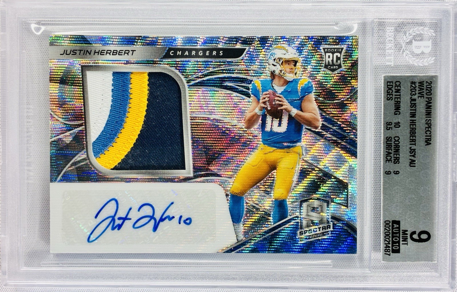 2020 Panini Spectra Justin Herbert Rookie Patch Auto Wave /25 BGS 9 (RC)