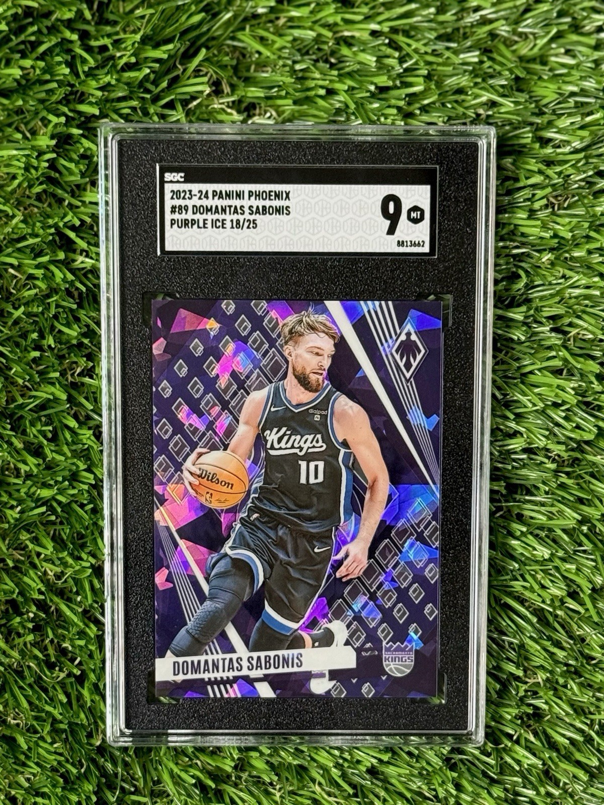 2023-24 Panini Phoenix – Domantas Sabonis #89 Purple Ice/25 – Color Match