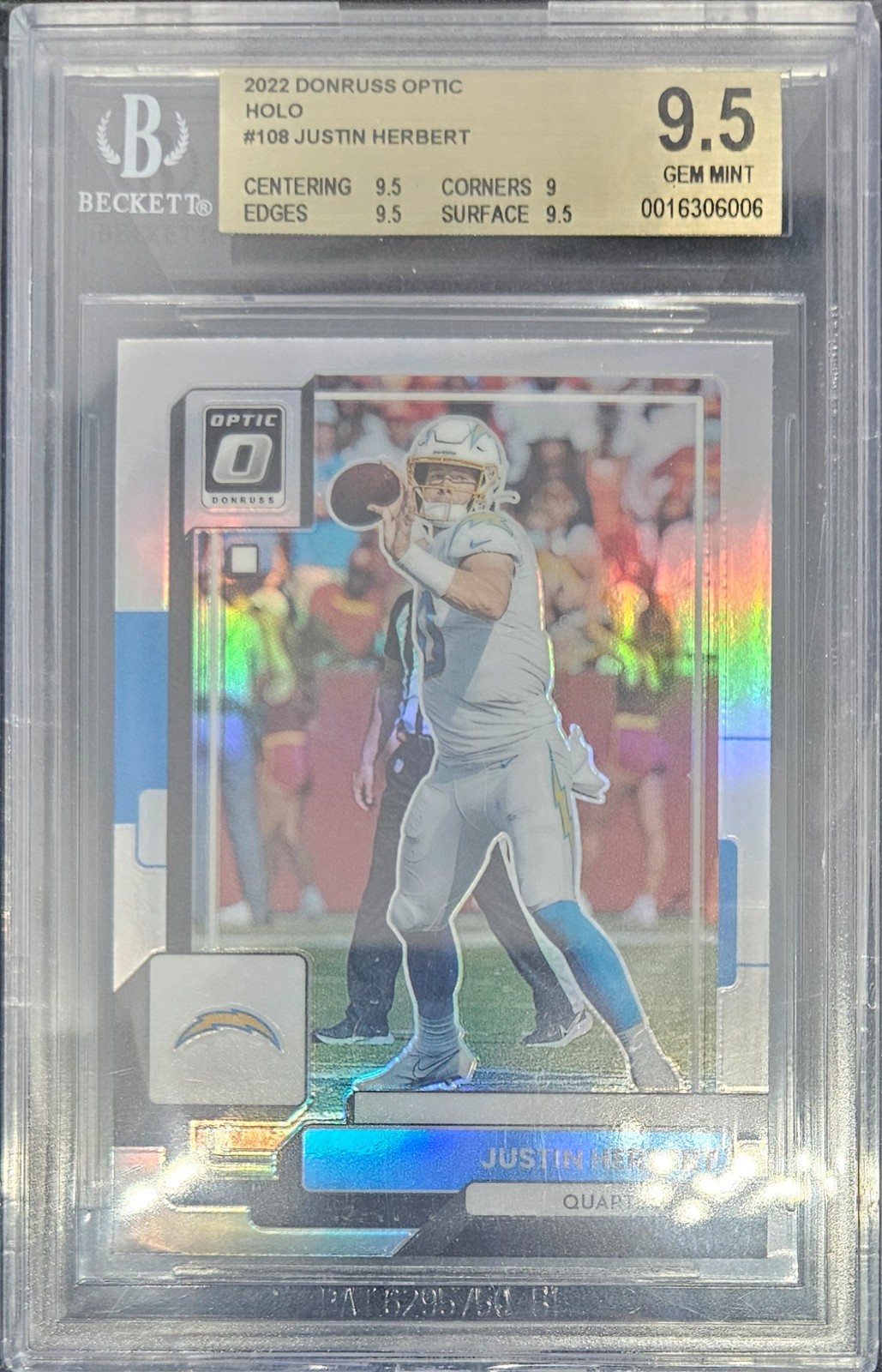 2022 Donruss Optic#108 JUSTIN HERBERT Holo BGS 9.5 Chargers