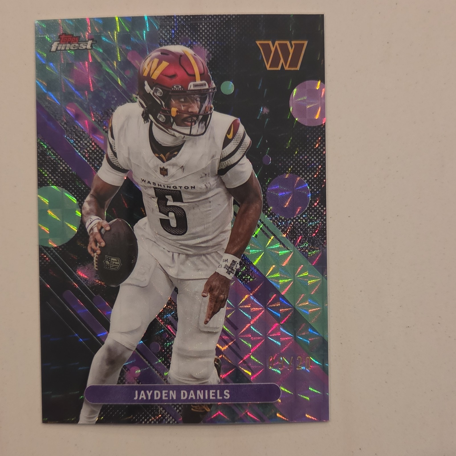 2025 Topps Finest – Common Jayden Daniels #67 Black Refractor /20