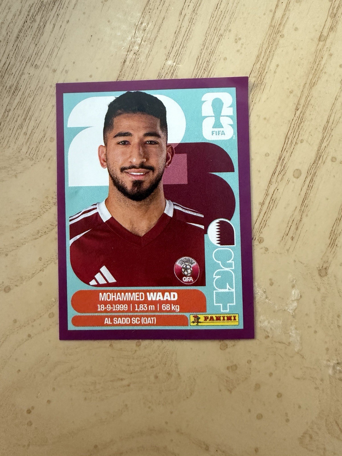 Figurinha Panini FIFA 2025 Mohammed Waad – Catar – Paralela Roxa (Rare)