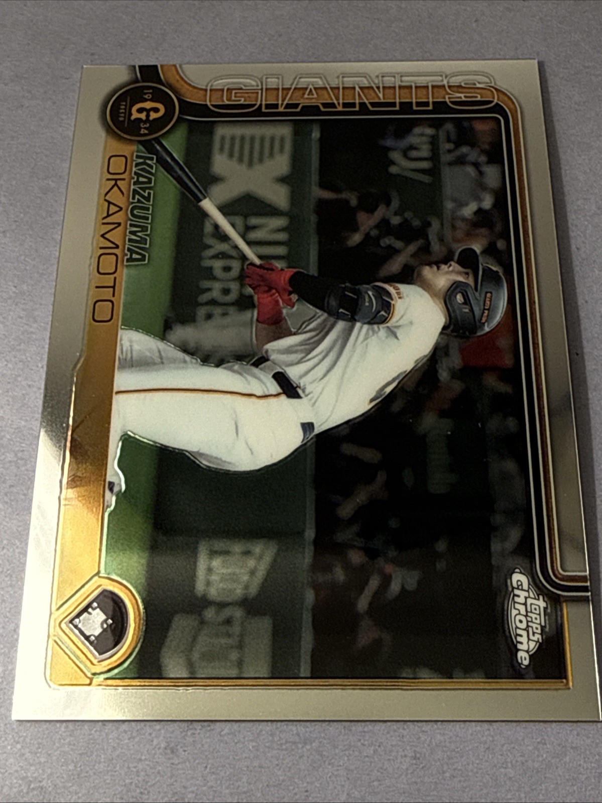 Kazuma OKAMOTO 2025 Topps Chrome NPB Japan Baseball Card Yomiuri Giants #98